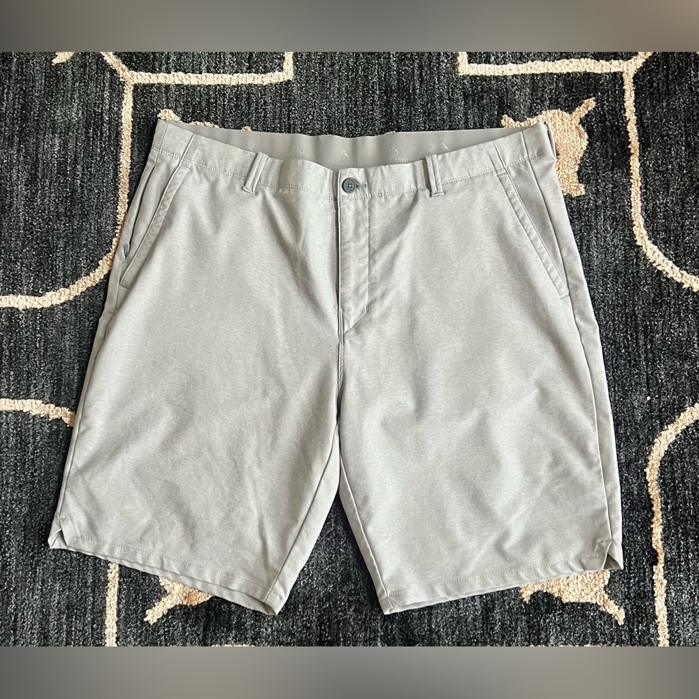 Tommy Bahama Men’s 9” Shorts Light Grey Size 40
